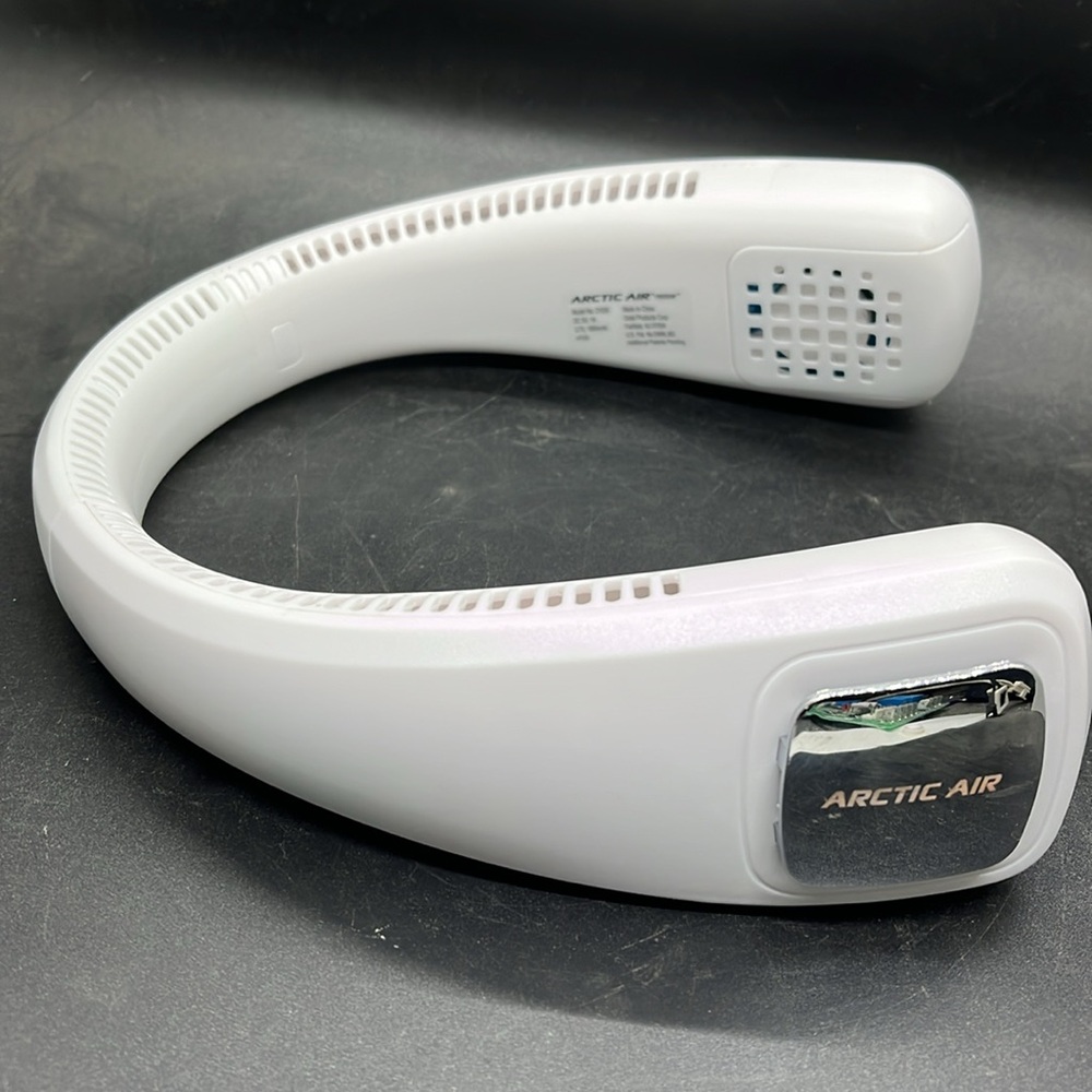 Hands-Free Wearable Neck Fan – White - Picture 5 of 6